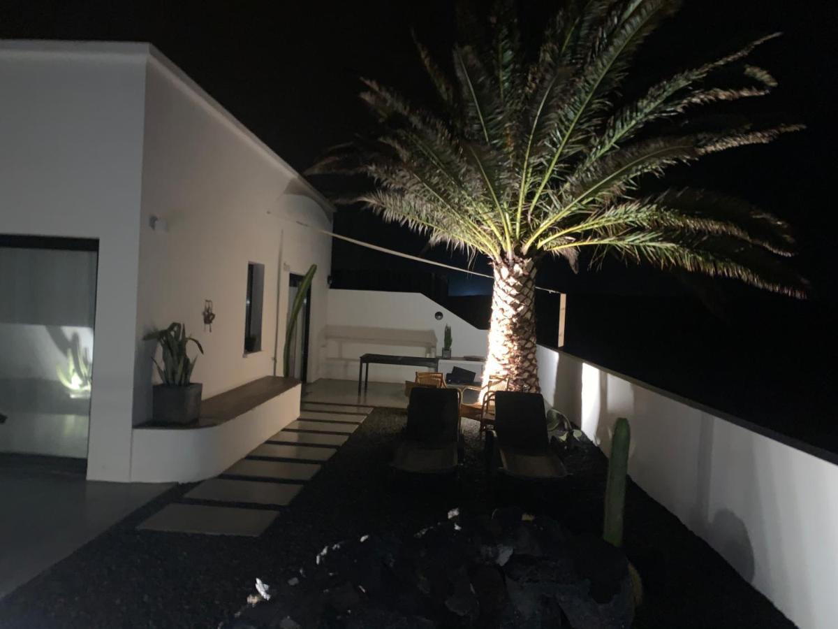 Casa Nusa La Santa Luaran gambar