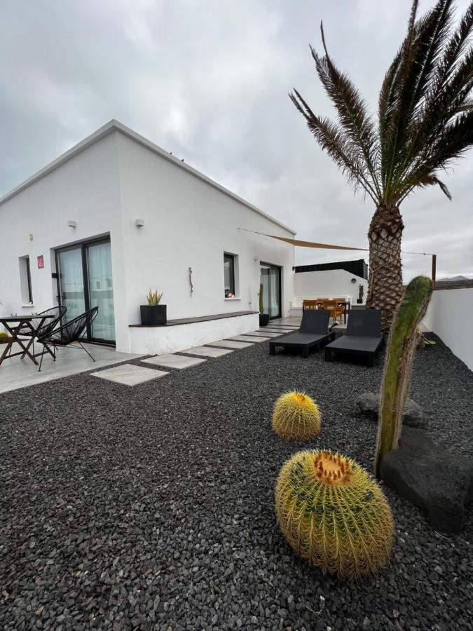 Casa Nusa La Santa Luaran gambar